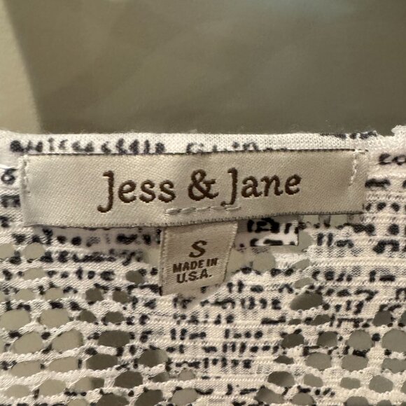 Jess & Jane Mesh Newspaper Quarter-Length Sleeve Shirt - Picture 3 of 5